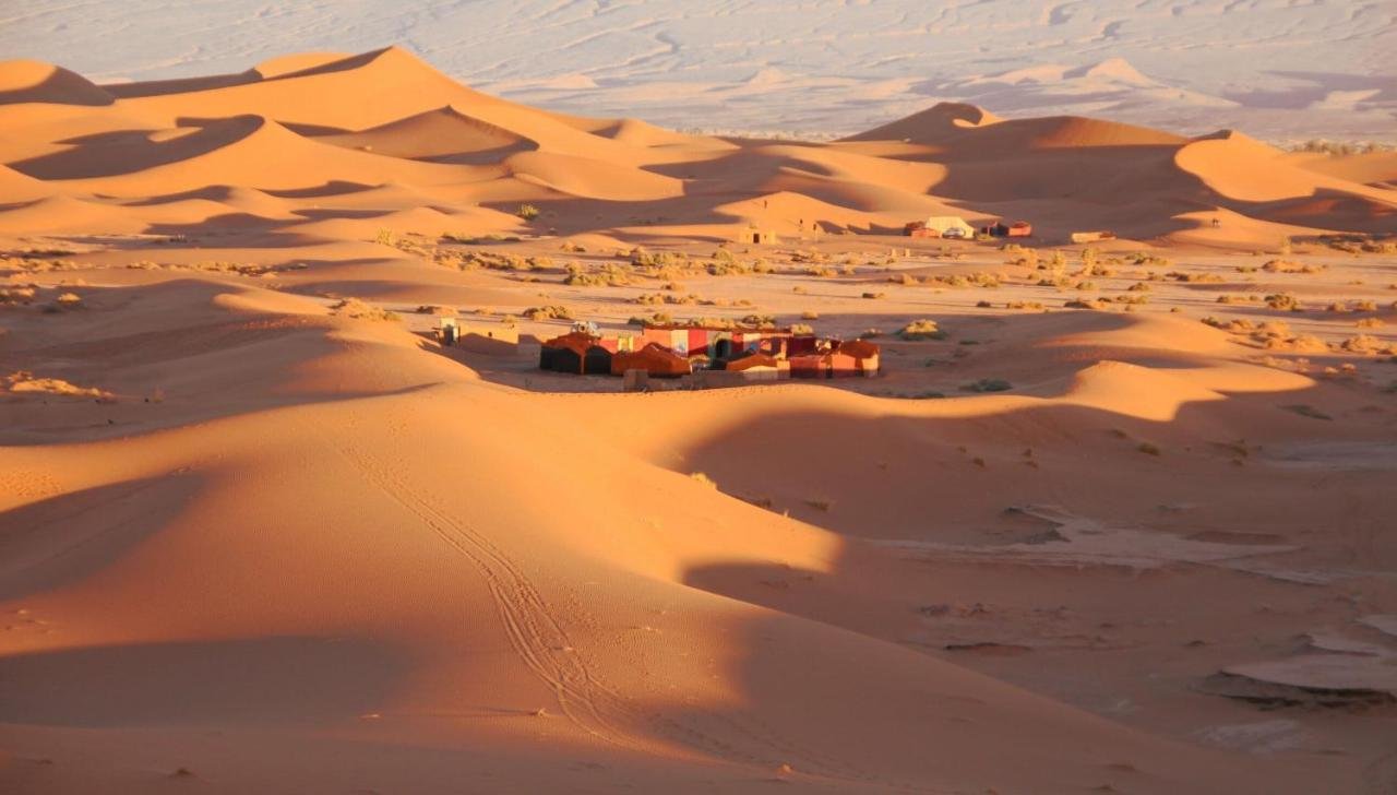 Desert bivouac chegaga